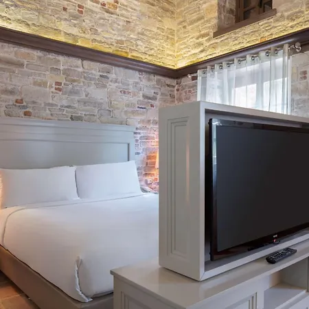 Szálloda Doubletree By Hilton Kusadası