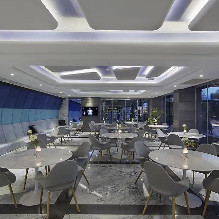 Ξενοδοχείο Doubletree By Hilton Κουσάντασι