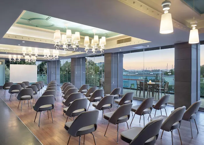 Hotel Doubletree By Hilton Kusadası