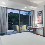 Doubletree By Hilton Kusadası