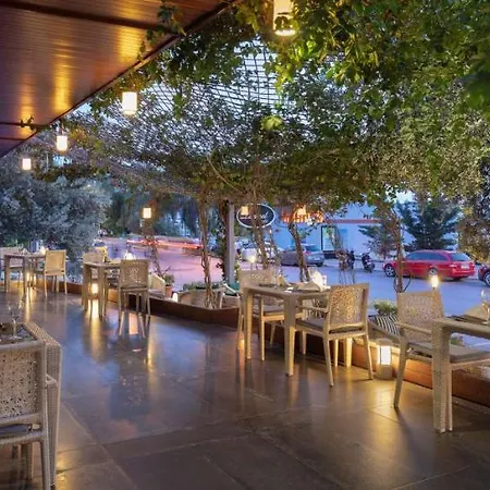 Hotel Doubletree By Hilton Kusadası