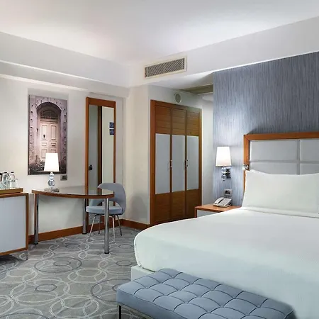 دبل تري باي هيلتون كوساداسي فندق 4*