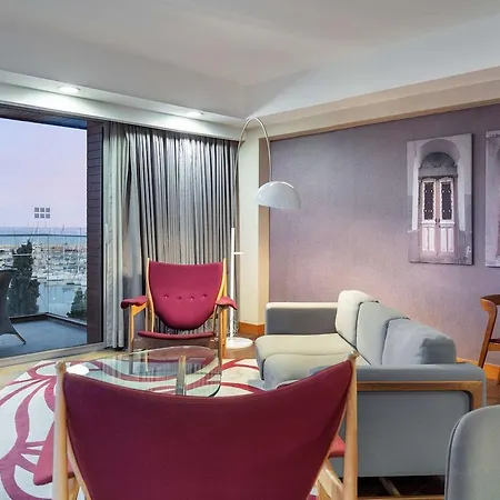 دبل تري باي هيلتون كوساداسي فندق 4*