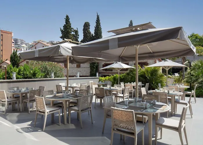 Hotel Doubletree By Hilton Kusadası