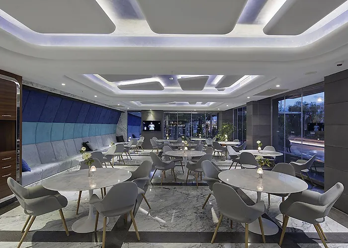 Hotel Doubletree By Hilton Kusadası